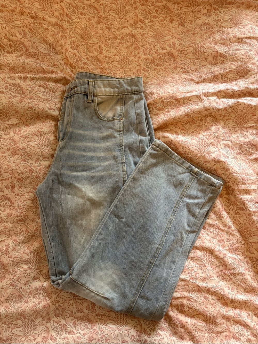 Woman’s Barrel Jeans